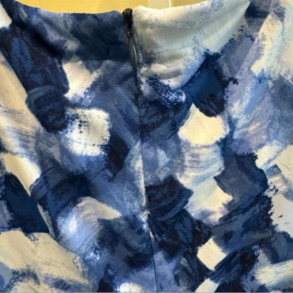London Times Petites Blue Abstract Print Knot Front Dress – Size 4P - Picture 6 of 7
